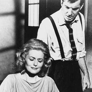 Bilder Der nackte Kuss