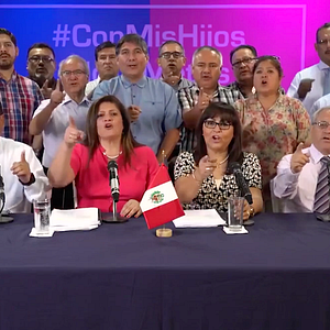 Bilder Género Bajo Ataque