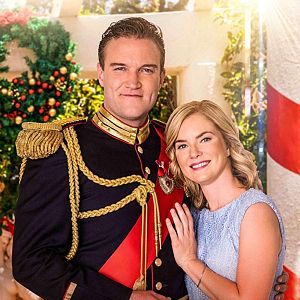 Bilder A Christmas in Royal Fashion