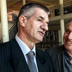 Bilder Un berger et deux perchés à l'Elysée ?