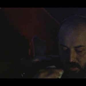 Bilder Uçurum - Asla Arkana Bakma