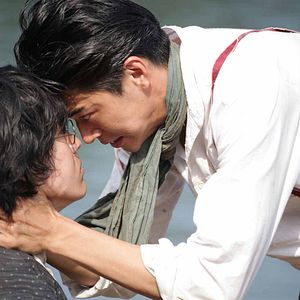 Bilder The Chrysanthemum And The Guillotine