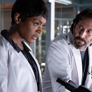 Bilder Henry Ian Cusick