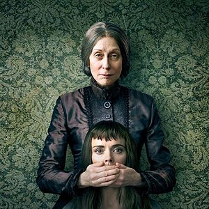 Bilder Escaping the Madhouse: The Nellie Bly Story