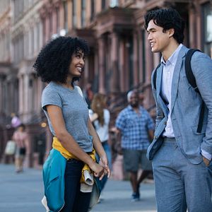 Bilder Charles Melton