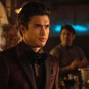 Bilder Charles Melton