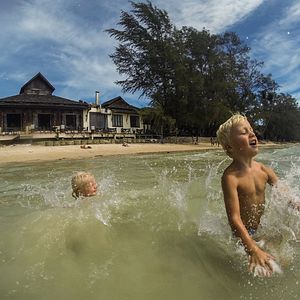 Bilder Zwei Familien auf Weltreise - Der Film