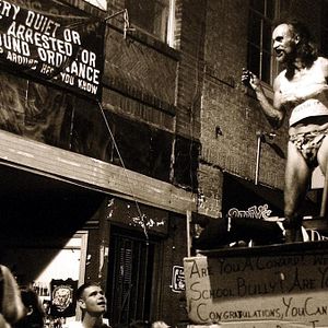 Bilder Becoming Leslie