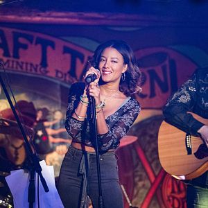 Bilder Heather Hemmens