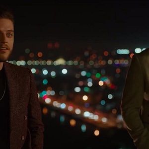 Bilder Bana Bir Aşk Şarkısı Söyle