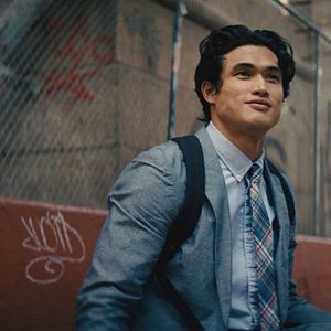 Bilder Charles Melton