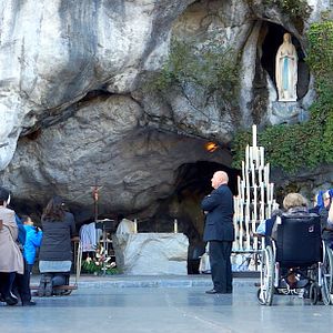 Bilder Hospitalarios, las manos de la Virgen