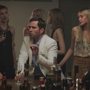 Bilder In Front Of Others