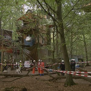 Bilder Die rote Linie – Vom Widerstand im Hambacher Forst