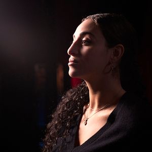 Bilder Camélia Jordana