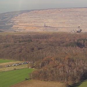 Bilder Die rote Linie – Vom Widerstand im Hambacher Forst
