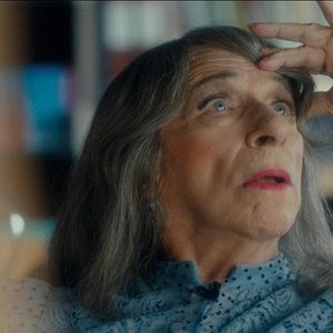 Bilder Mrs. Mills von nebenan