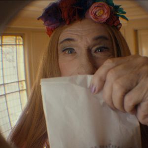 Bilder Mrs. Mills von nebenan