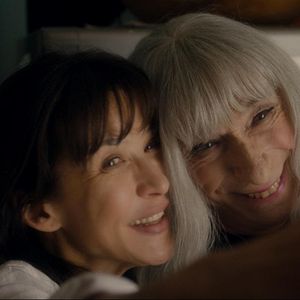 Bilder Mrs. Mills von nebenan