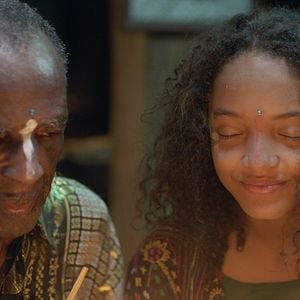 Bilder Land of Ashes