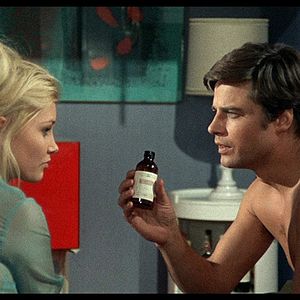 Bilder Nackt über Leichen