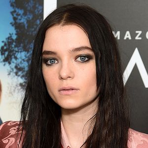 Bilder Esme Creed-Miles