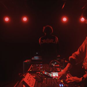 Bilder Iris : A Space Opera By Justice