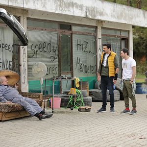 Bilder Başımız Belada