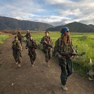 Bilder Operation Red Snake - Band Of Sisters