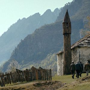 Bilder Ein Licht zwischen den Wolken