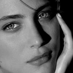 Bilder Nora Arnezeder