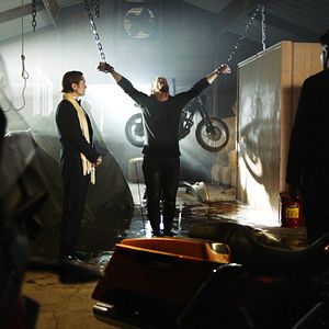 Bilder Shadow Wolves - Evil Can't Hide In The Dark