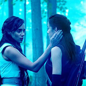 Bilder Hannah John-Kamen