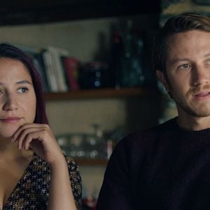 Bilder Debout sur la montagne