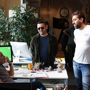 Bilder Azizler – Alle zusammen für sich