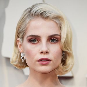 Bilder Lucy Boynton