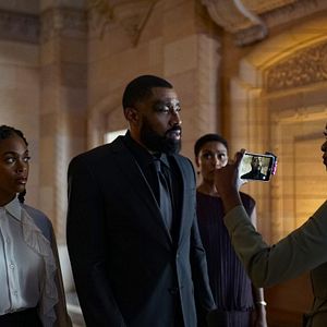 Bilder Black Lightning