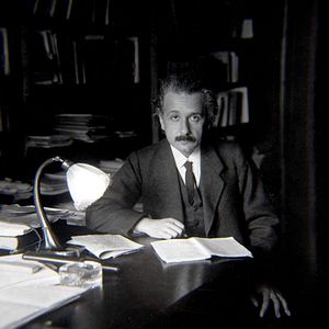 Bilder Chasing Einstein