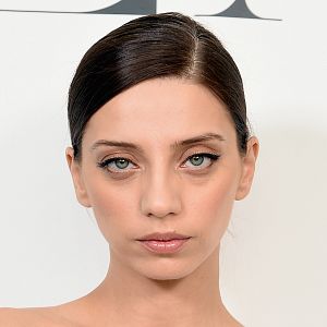 Bilder Angela Sarafyan