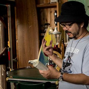 Bilder Wet Woman In The Wind