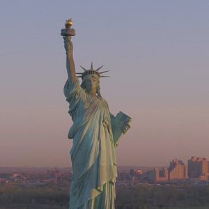 Bilder Liberty: Mother of Exiles