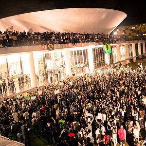 Bilder O Mês Que Não Terminou