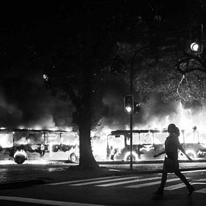 Bilder O Mês Que Não Terminou