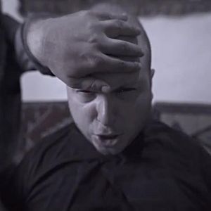 Bilder Gece Gelen "Cin Bebek’’