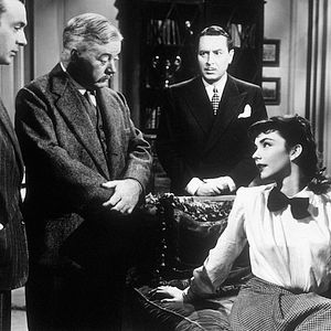 Bilder Cluny Brown auf Freiersfüßen