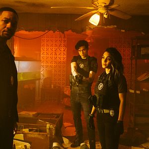 Bilder Charles Melton