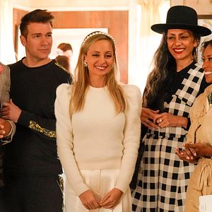 Bilder Bless This Mess