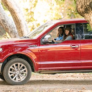 Bilder Bless This Mess