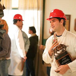 Bilder Bless This Mess