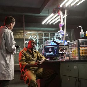 Bilder Black Lightning